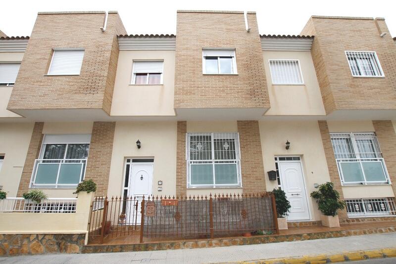 Townhouse for sale in Los Montesinos, Alicante