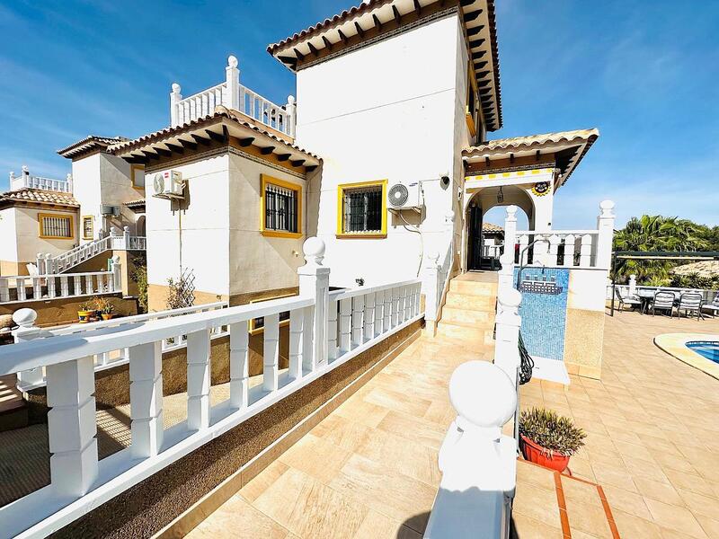 4 Cuarto Villa en venta