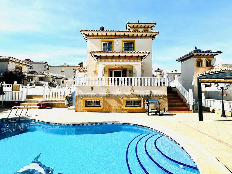 4 bedroom Villa for sale