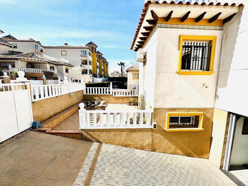 4 Cuarto Villa en venta