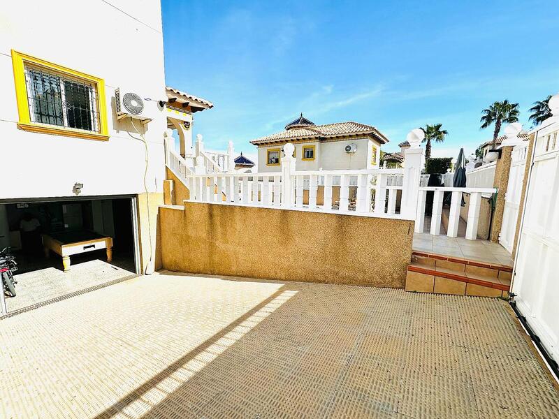 4 Cuarto Villa en venta