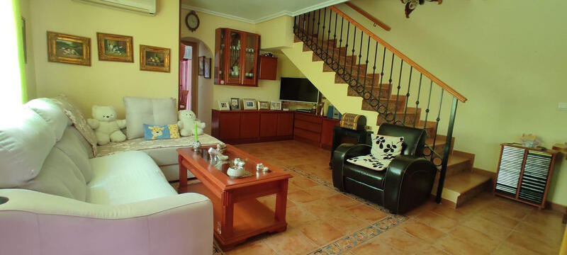 3 bedroom Townhouse for sale