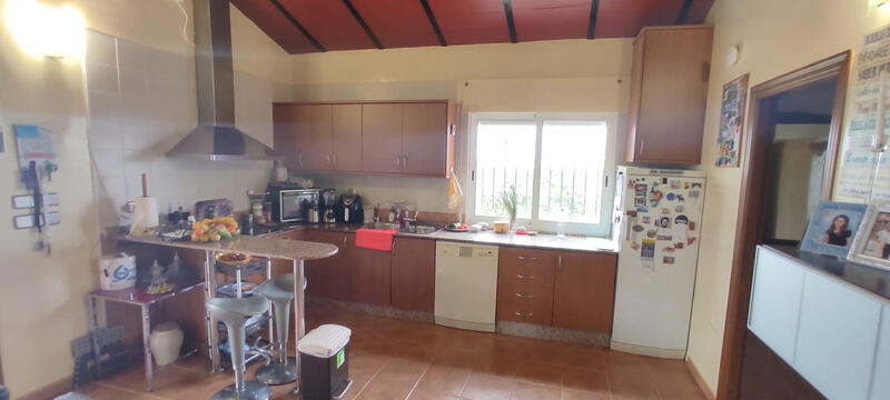 3 bedroom Country House for sale