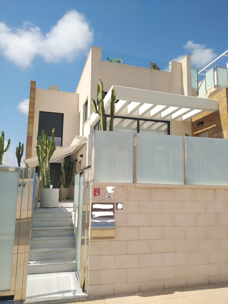 Villa en venta en Orihuela Costa, Alicante