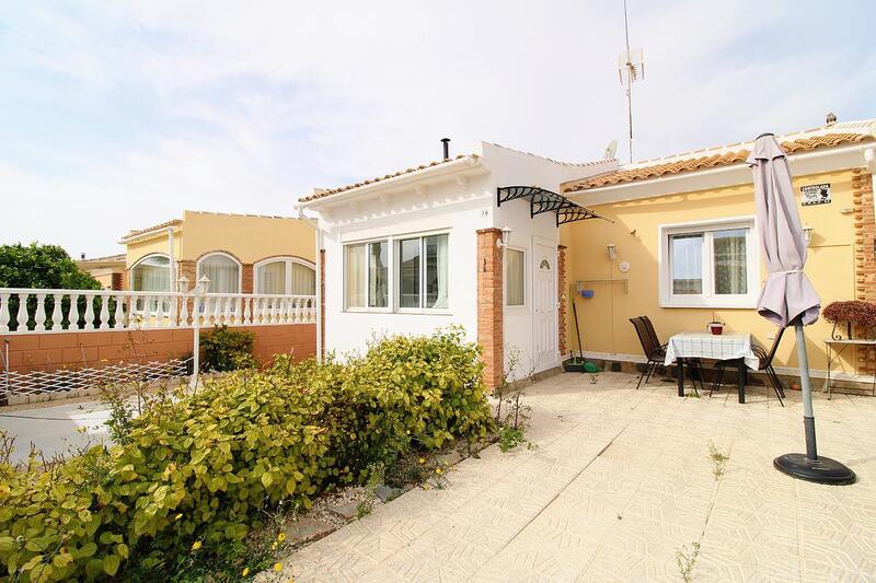 Villa en venta en Orihuela Costa, Alicante