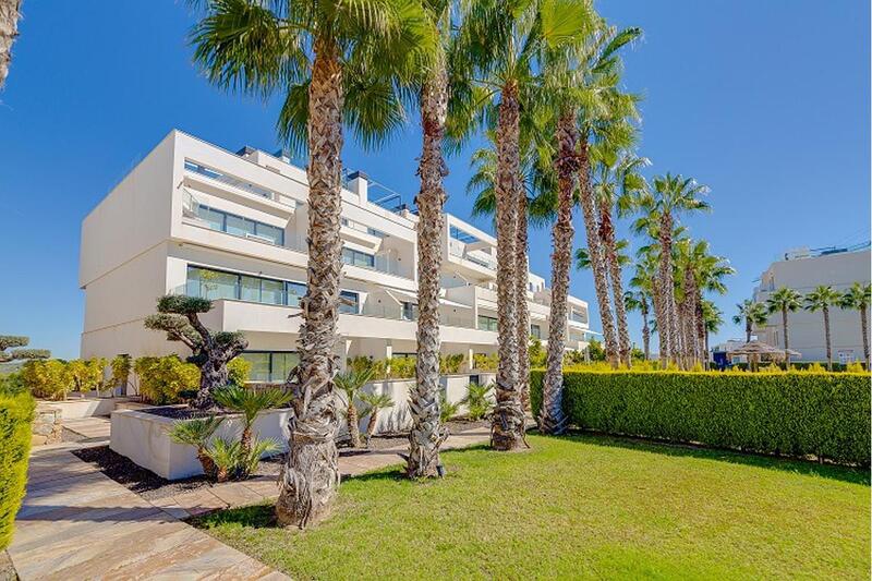 Apartamento en venta en Las Colinas Golf, Alicante