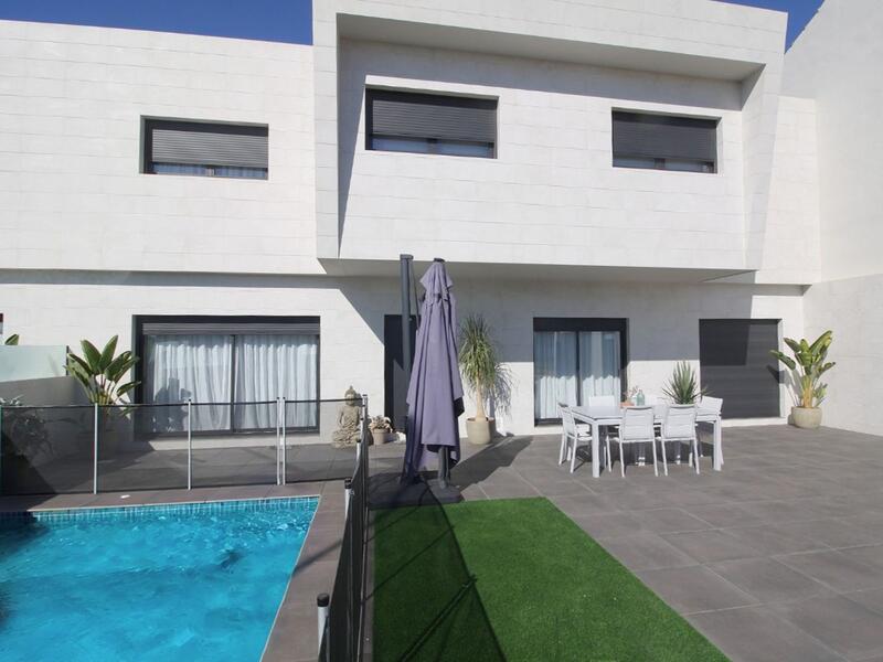 Villa en venta en San Pedro del Pinatar, Murcia