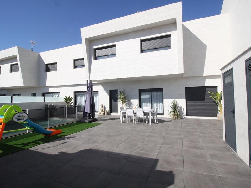 4 Cuarto Villa en venta