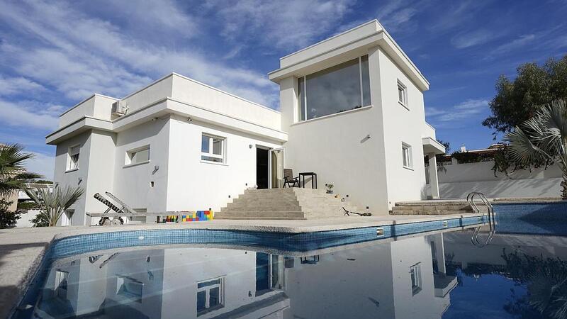 Villa for sale in Rojales, Alicante