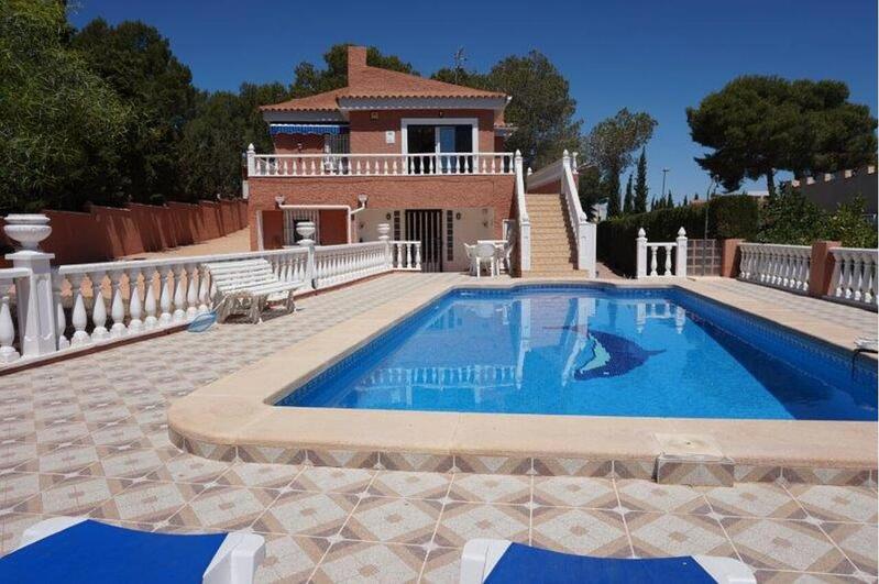 Villa till salu i Los Balcones, Alicante