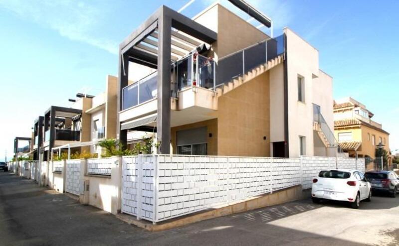 Stadthaus zu verkaufen in Guardamar del Segura, Alicante