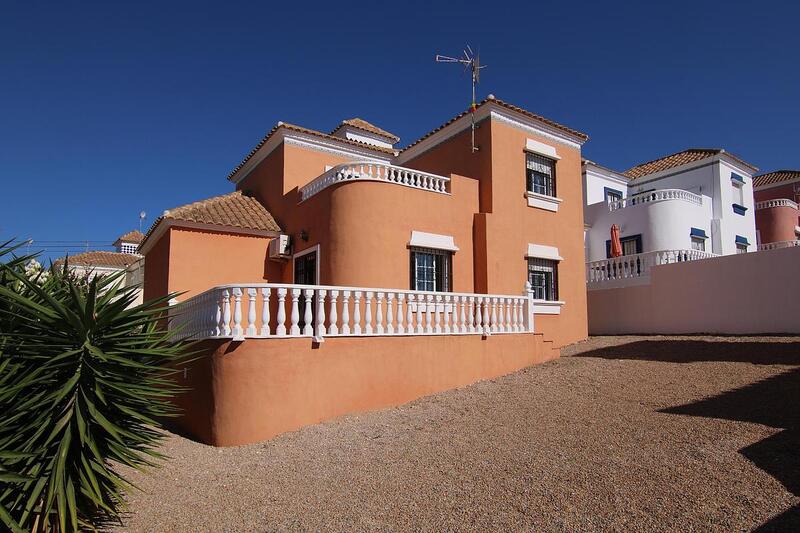 Villa en venta en San Miguel de Salinas, Alicante