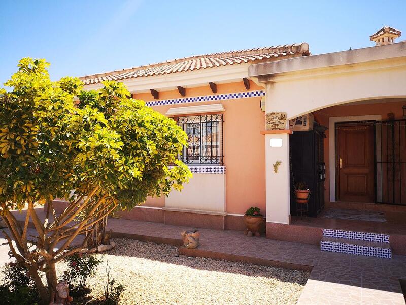 Villa for sale in Los Montesinos, Alicante