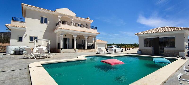 5 bedroom Villa for sale