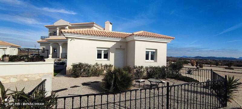 4 Cuarto Villa en venta