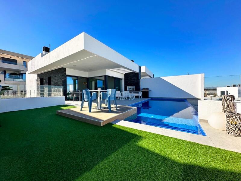 Villa til salg i Rojales, Alicante