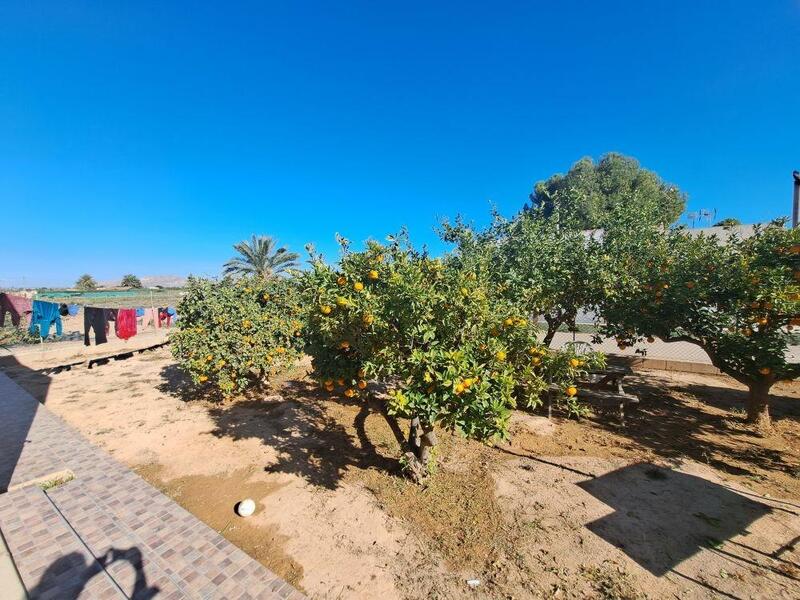 3 slaapkamer Gezinswoning Te koop