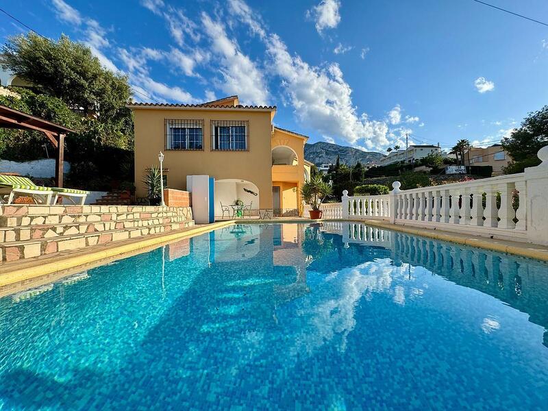 Villa til salg i Denia, Alicante