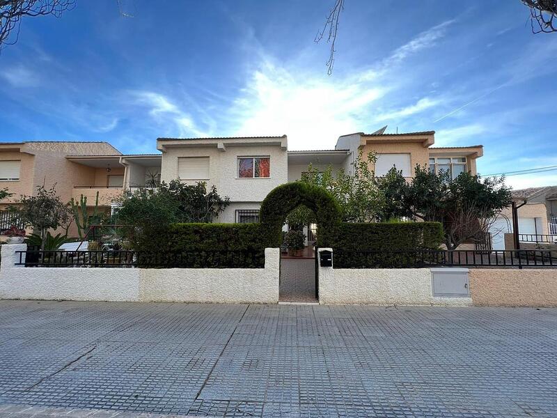 Townhouse for sale in Corvera, Murcia