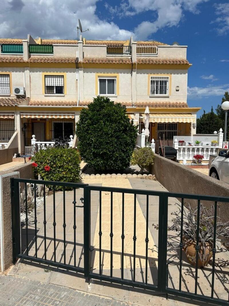 Townhouse for sale in Algorfa, Alicante