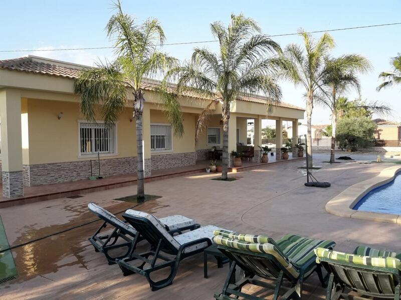 4 Cuarto Villa en venta