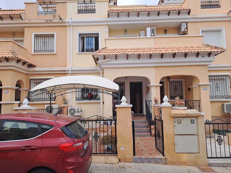 Townhouse for sale in Orihuela Costa, Alicante