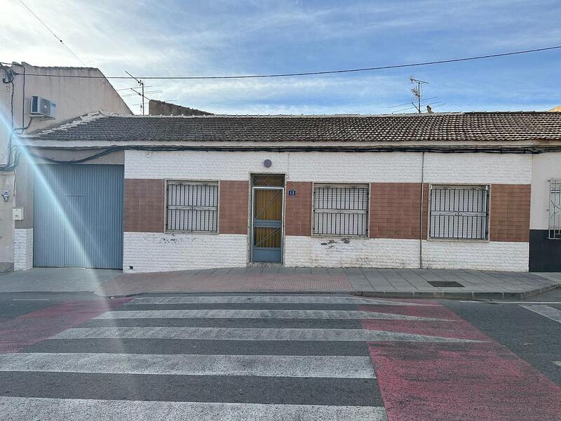 Gezinswoning Te koop in Torremendo, Alicante