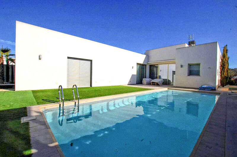 Villa for sale in Benijófar, Alicante