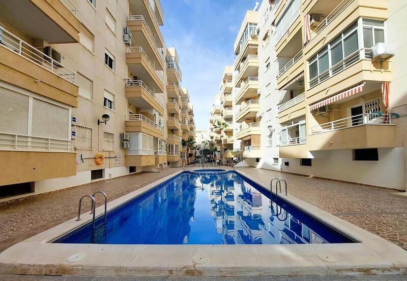 квартира продается в Torrevieja, Alicante