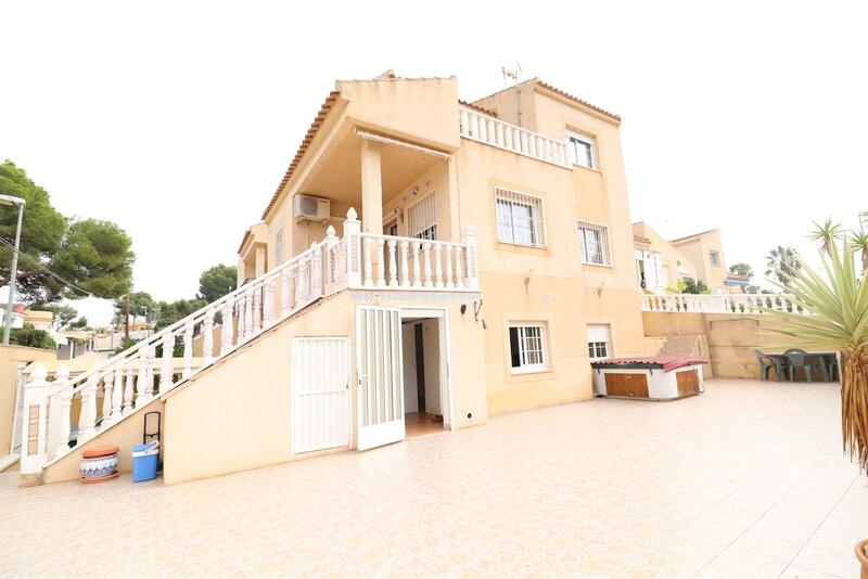 Villa à vendre dans Torrevieja, Alicante