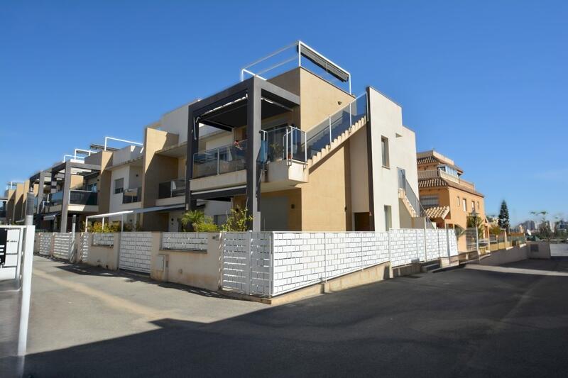 Townhouse for sale in Guardamar del Segura, Alicante