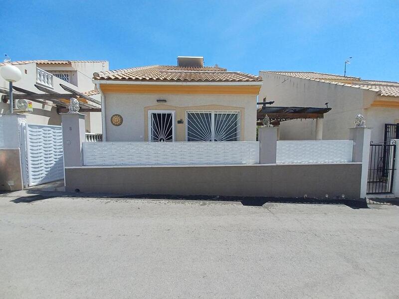 Villa til salgs i Ciudad Quesada, Alicante