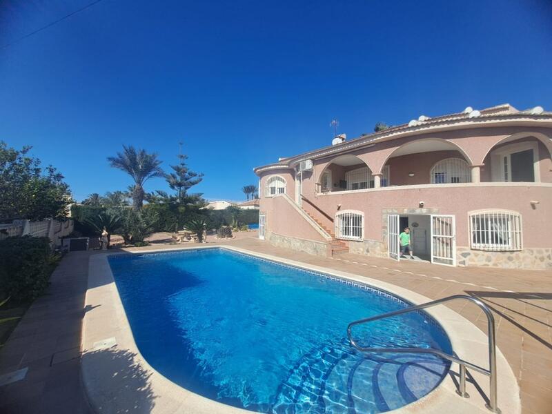 Villa for sale in Ciudad Quesada, Alicante