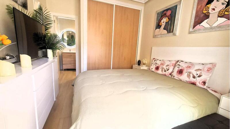 2 slaapkamer Appartement Te koop