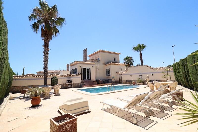 Villa à vendre dans Orihuela Costa, Alicante