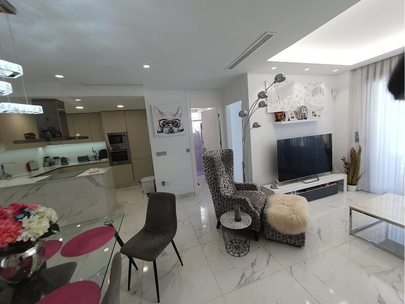 Villa en venta en Benijófar, Alicante