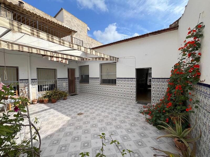 Townhouse for sale in Dolores, Alicante