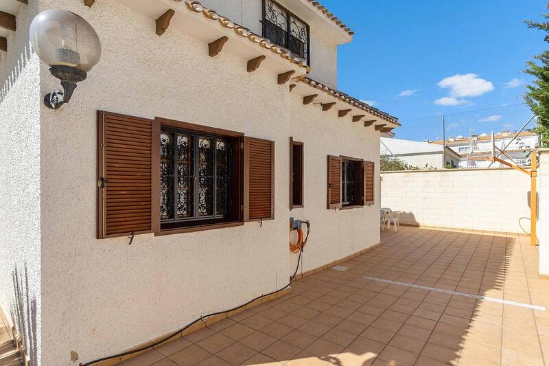 4 Cuarto Villa en venta