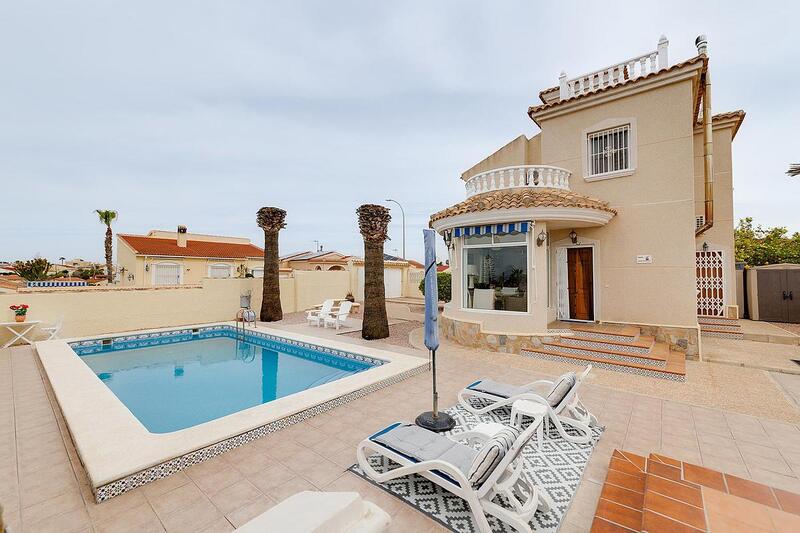 Villa for sale in San Fulgencio, Alicante