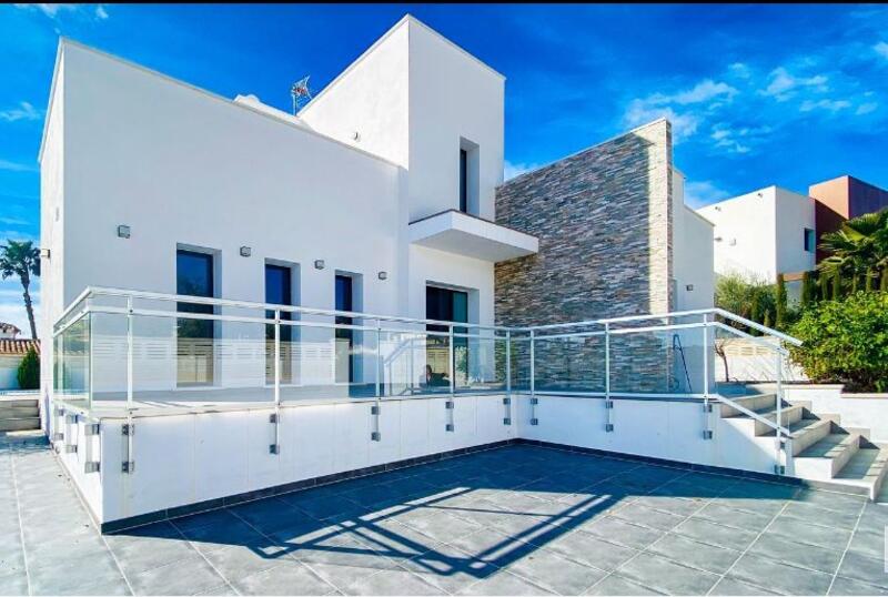 Villa en venta en Calpe, Alicante