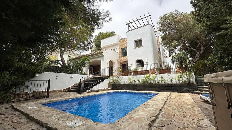 Villa til salg i Orihuela Costa, Alicante