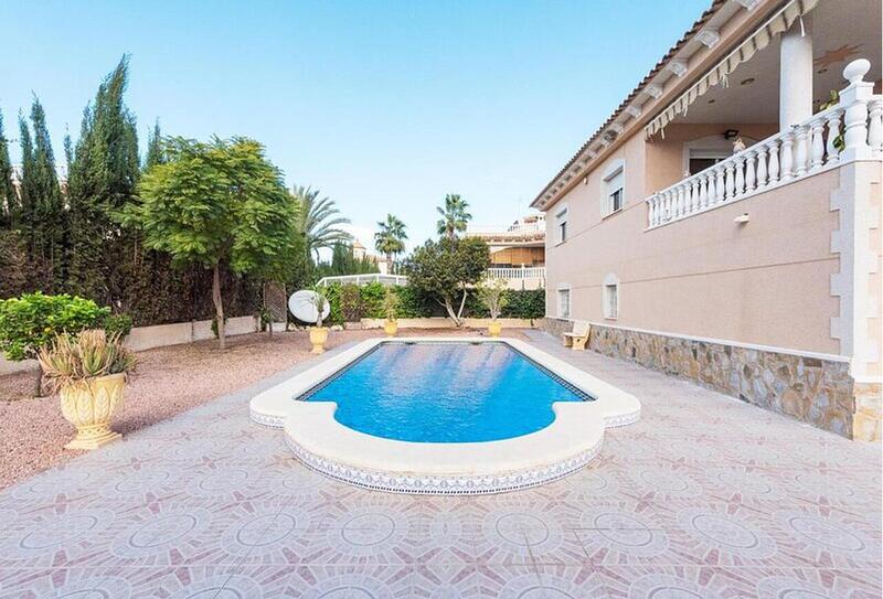 4 bedroom Villa for sale