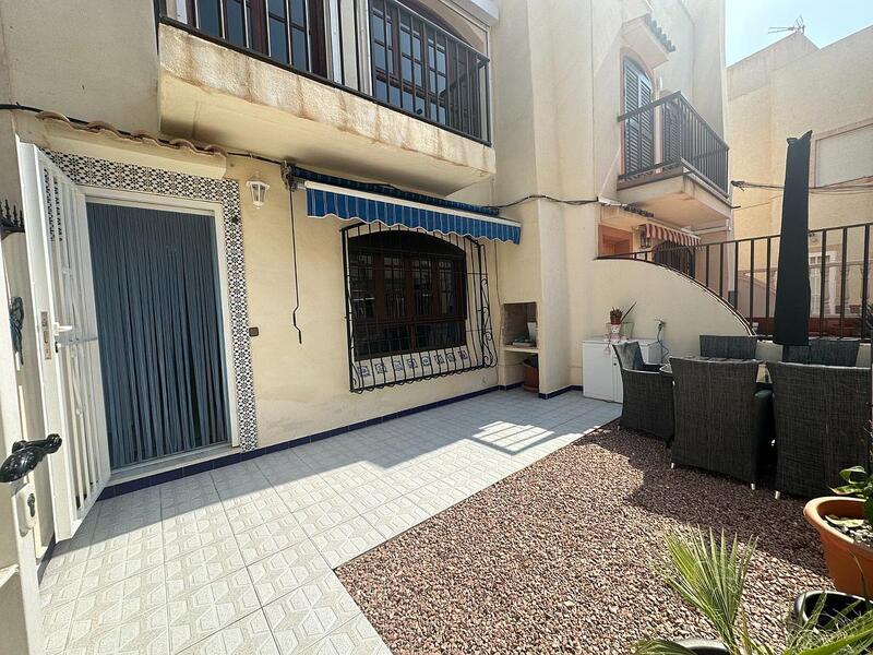 2 bedroom Townhouse for sale