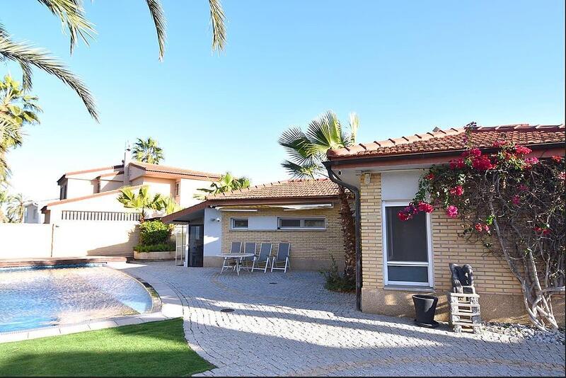 4 Cuarto Villa en venta