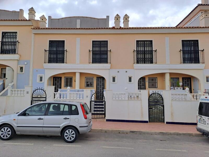 2 Schlafzimmer Stadthaus zu verkaufen