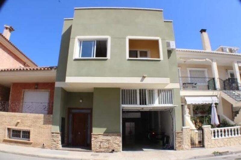 Townhouse for sale in Almoradí, Alicante