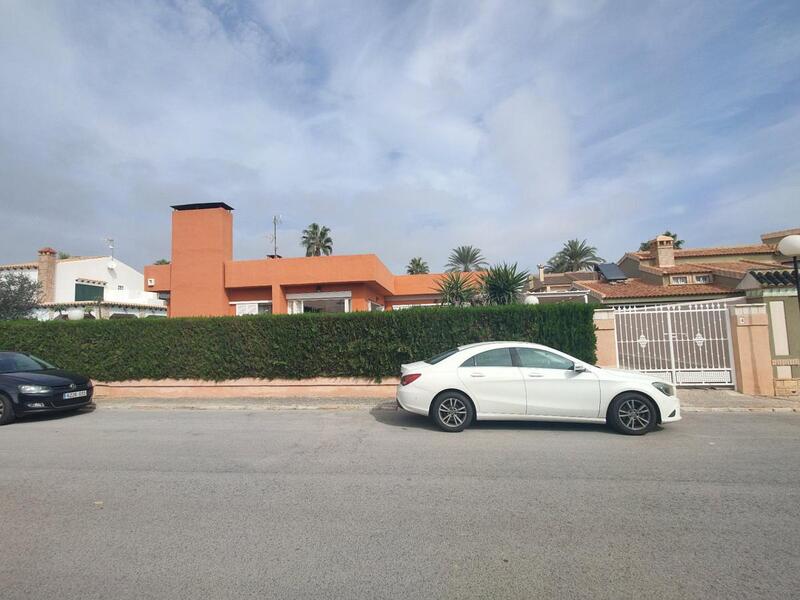 4 Cuarto Villa en venta