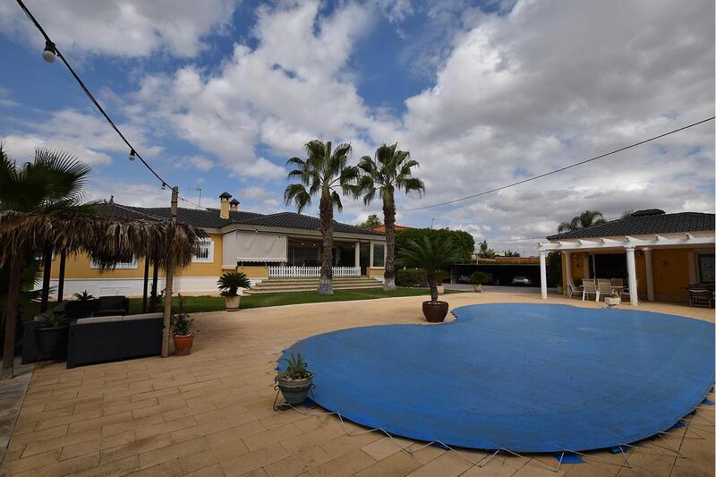 4 Cuarto Villa en venta