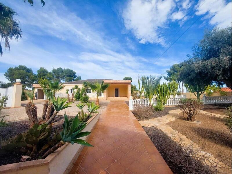 Villa for sale in Orihuela Costa, Alicante