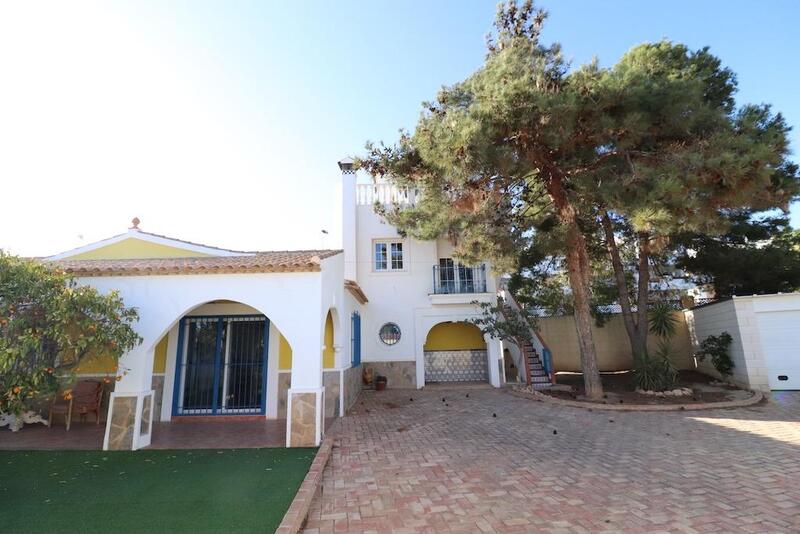 Villa till salu i Orihuela Costa, Alicante